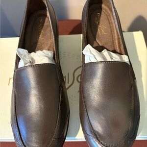 Natural Soul Women’s Dark Brown Slip-On Loafers 9M NIB
